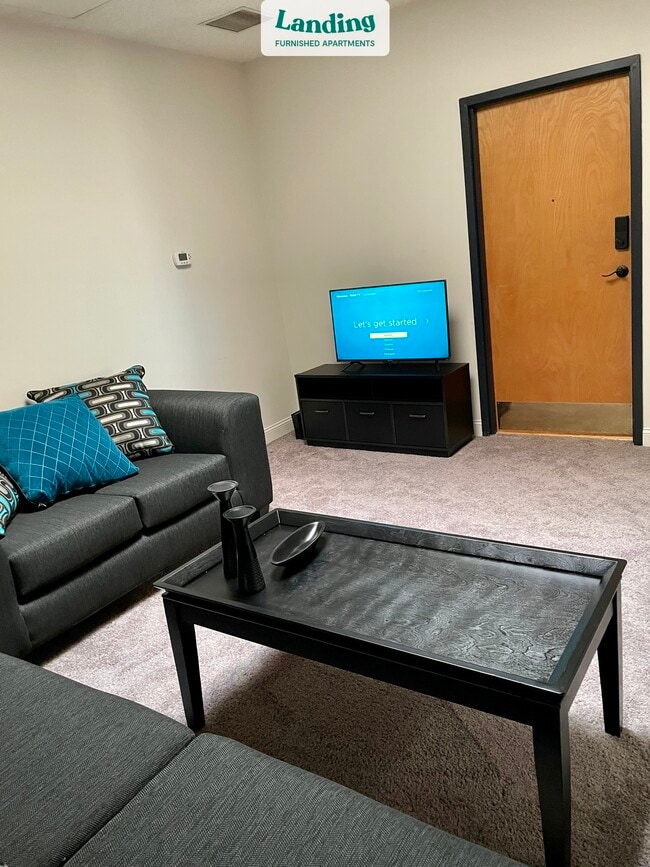 Building Photo - 610 S Elm St