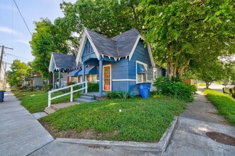 Building Photo - 731 S Rockford Ave