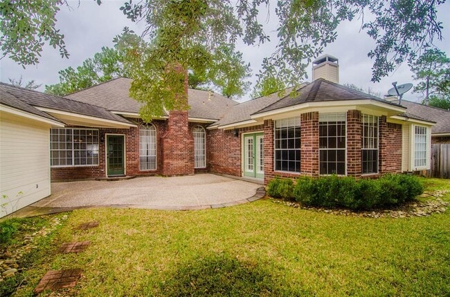 Building Photo - 2 Quiet Oak Dr