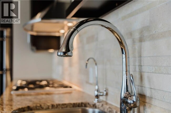 Building Photo - 191 King St S