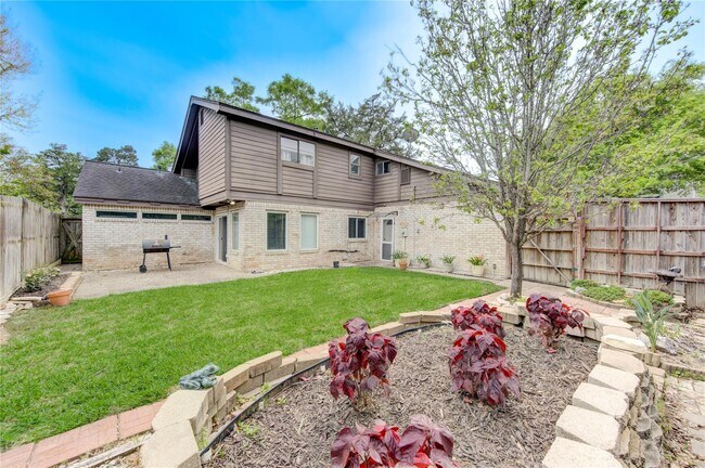 Foto del edificio - 15754 Walkwood Dr