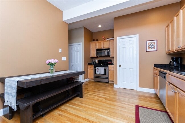 Photo - 224 Salem St Apartment