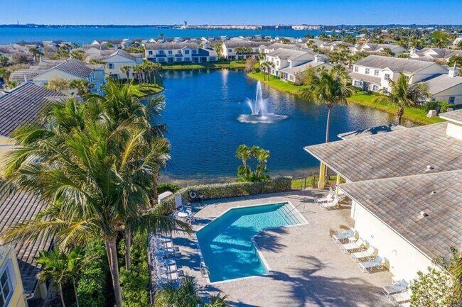 Foto del edificio - 601 Mariner Bay Blvd