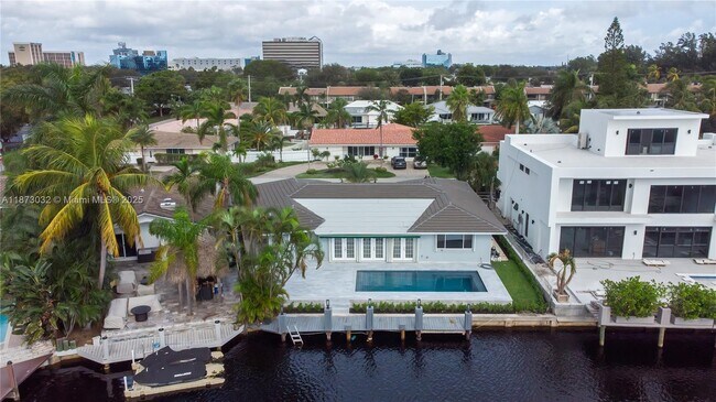 Building Photo - 2810 NE 59th Ct