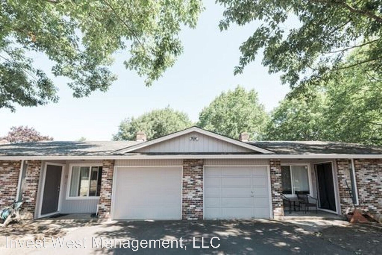 Primary Photo - 3331 NE 57th Ave