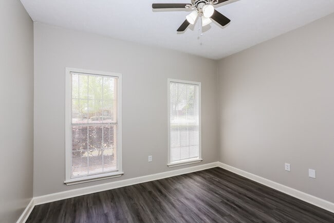 Foto del edificio - 139 Post Oak Dr