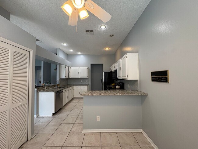 Foto del edificio - 4/3.5 Home at Eagle Lending