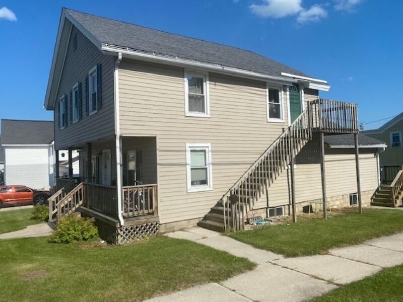 25 W Main St Unit Upstairs, Plymouth, WI 53073 - Apartments in Plymouth ...