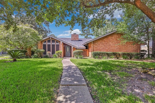 Foto del edificio - 7703 Pine Cup Dr