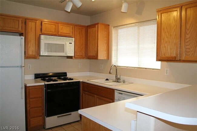 Foto del edificio - 6704 Snake River Ave