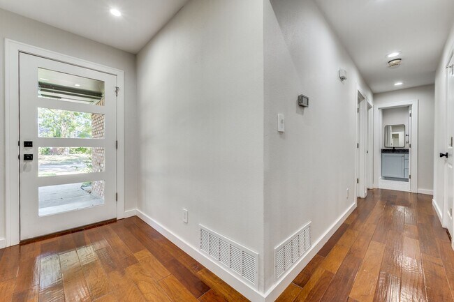 Foto del edificio - Extraordinary Irving Home on Quiet cul-de-sac!