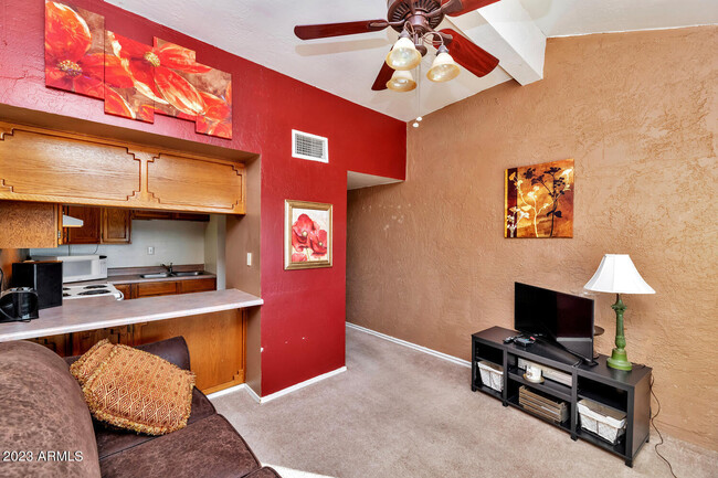 Building Photo - 778 W Wickenburg Way