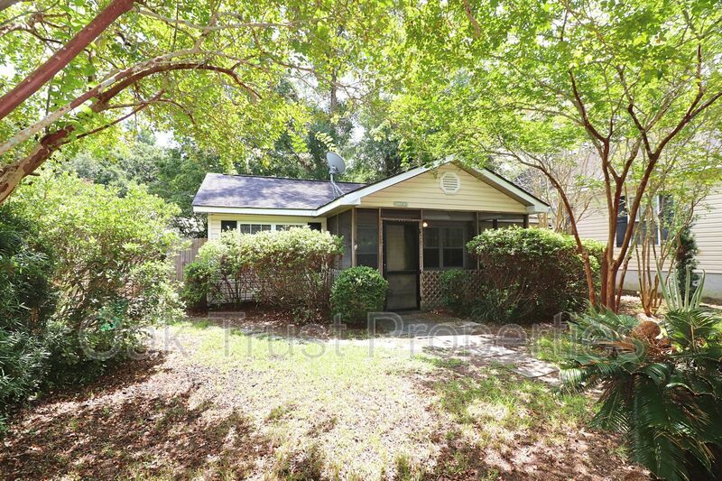 Primary Photo - 733 Fort Johnson Rd