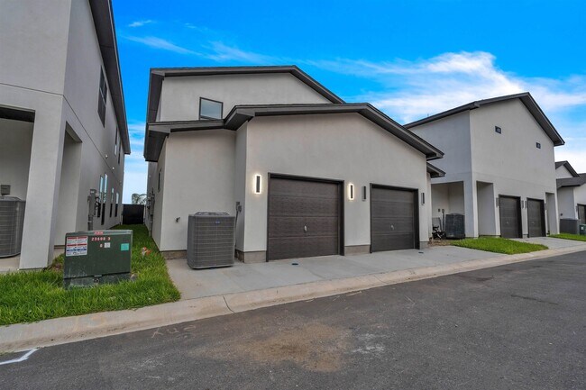Building Photo - 8218 Casa Verde Rd