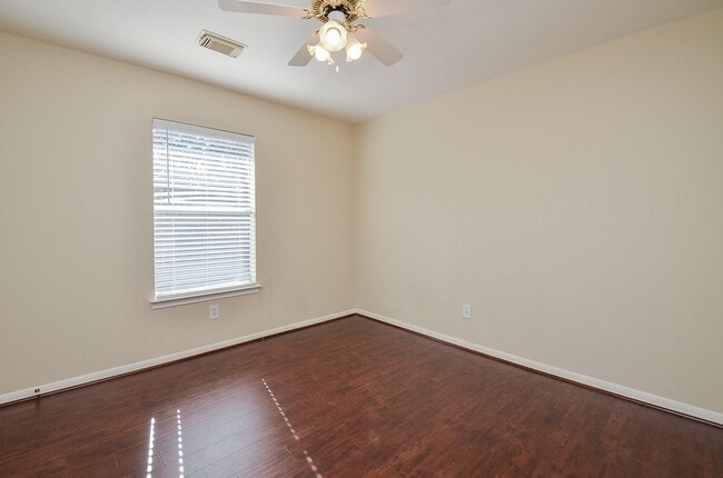 Foto del edificio - 20735 Fawnbrook Ct