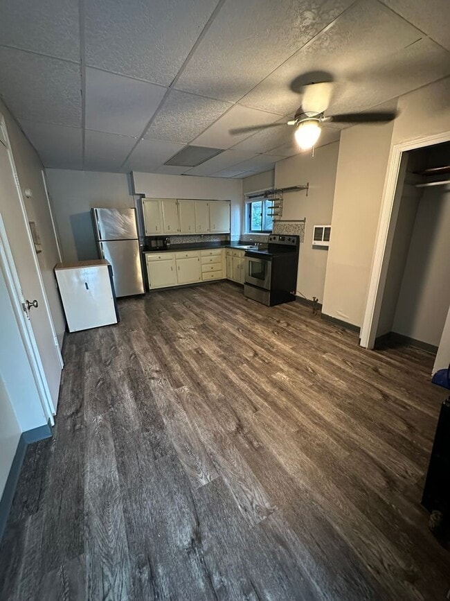 Building Photo - 700 Ivy St