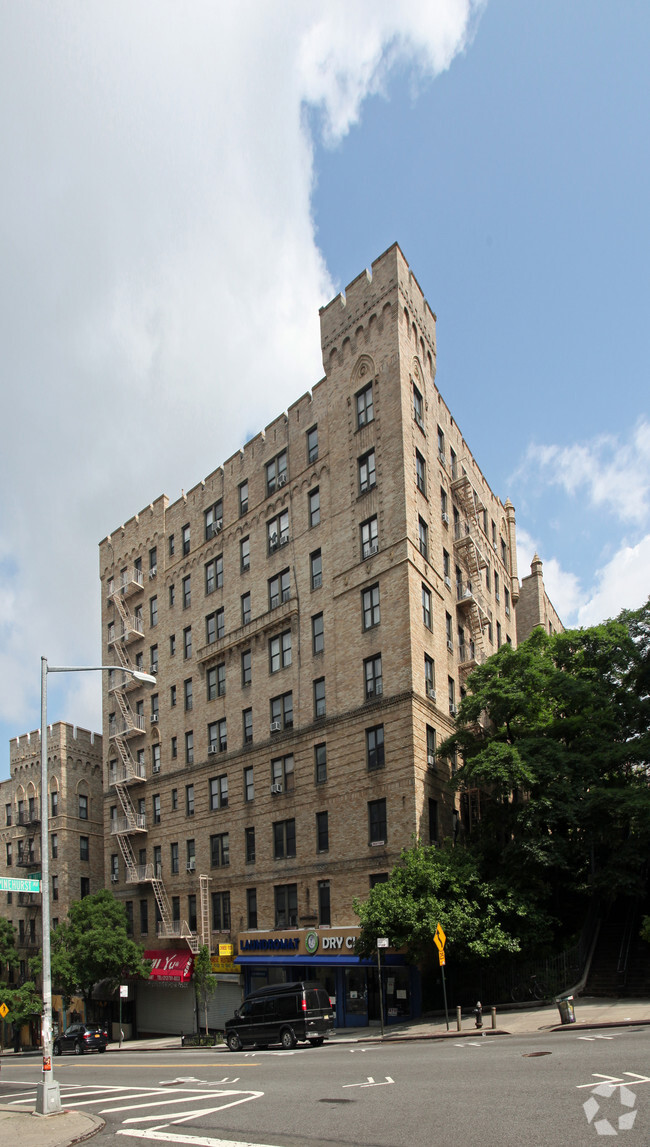 Foto principal - 821-827 W 181st St