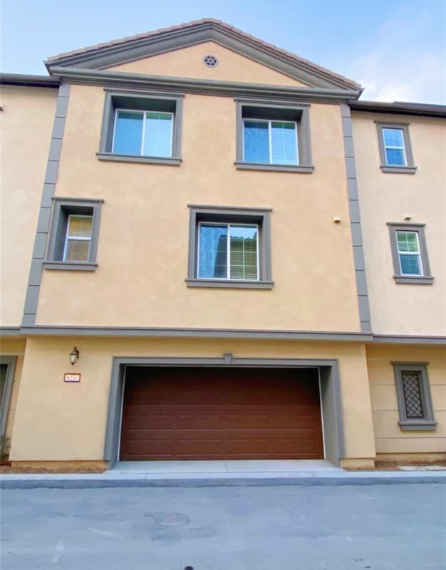 Building Photo - 8237 Garden Park St