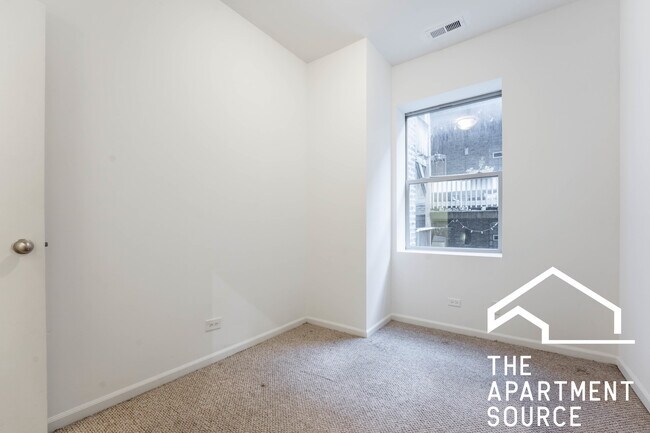Foto del edificio - 5054 N Winthrop Ave