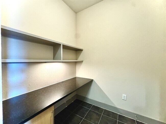 Foto del edificio - 3660 Richmond Ave.