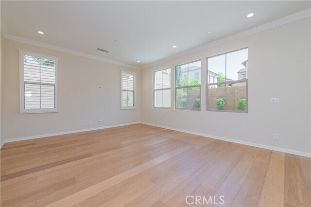 Building Photo - 155 Frontier