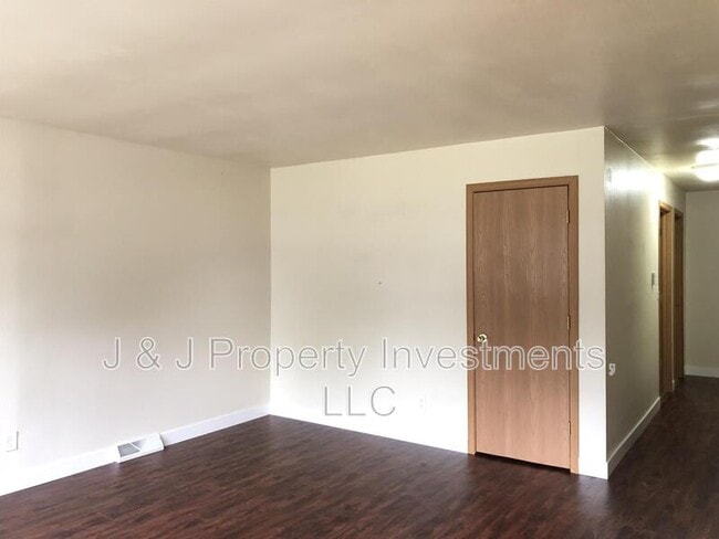 Building Photo - 283 Hazelwood Dr