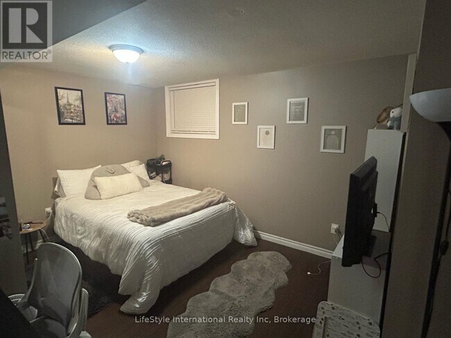 Photo du bâtiment - 254 Farley Dr