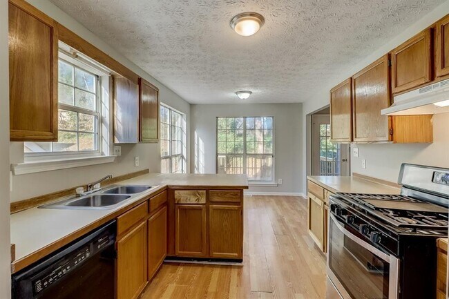 Building Photo - 715 Durham Ridge Dr NW