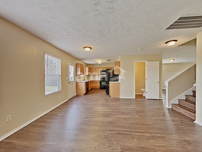 Foto del edificio - 1140 Seven Oaks Blvd