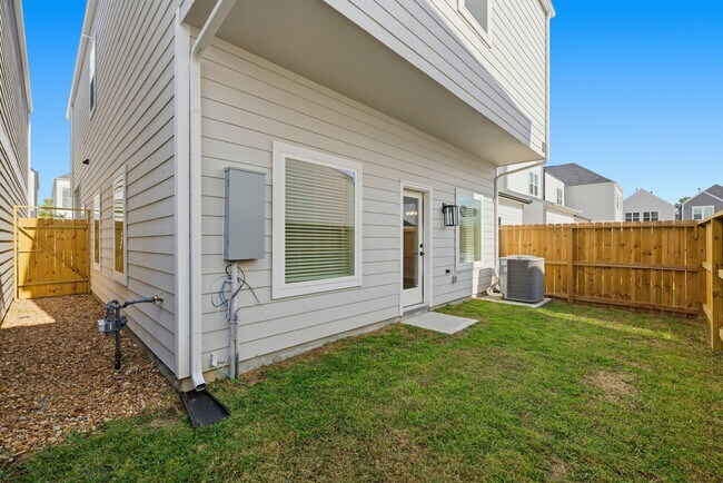 Foto del edificio - 412 Stonework Garden Ln