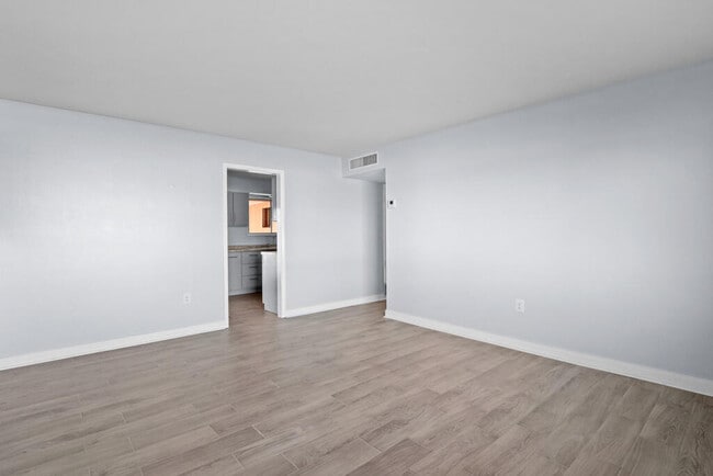 Building Photo - 9520 Kilmaltie Dr