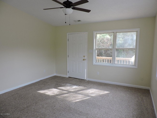 Building Photo - 7123 Canal Dr