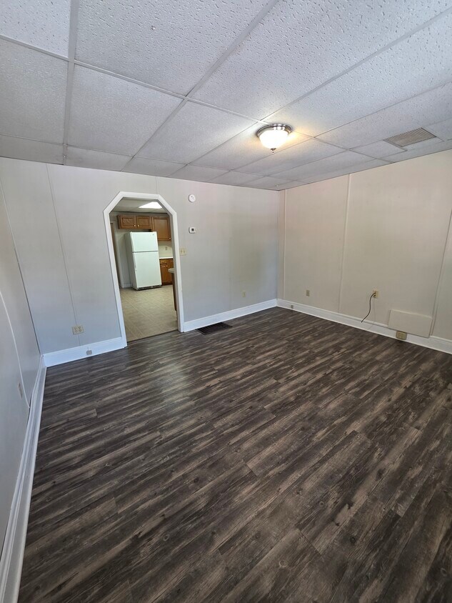 Primary Photo - 24 N Kister St