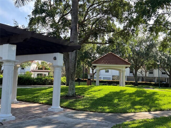 Foto del edificio - 2056 Alta Meadows Ln
