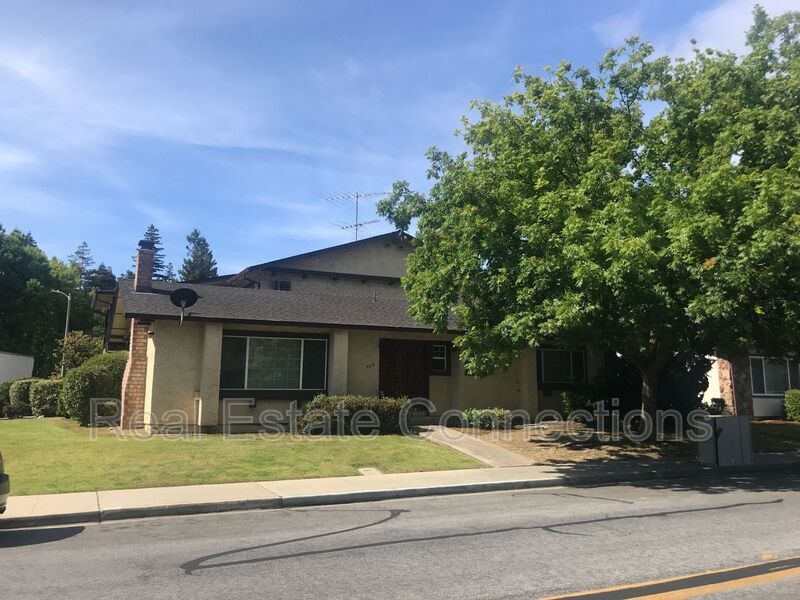 Primary Photo - 968 Azure St