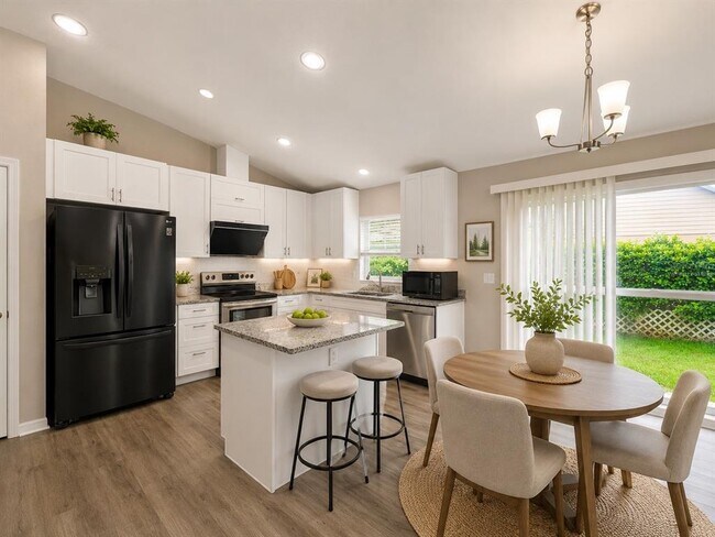 Foto del edificio - 28427 Sunvale Pl