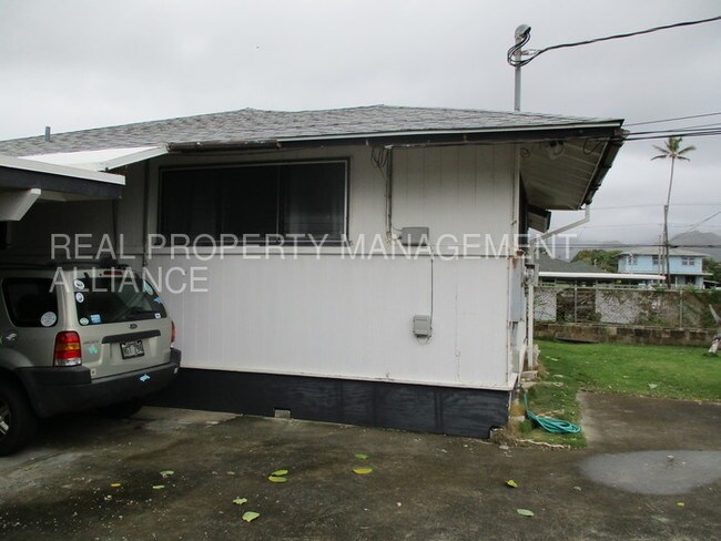 Foto del edificio - 642C Maluniu Ave