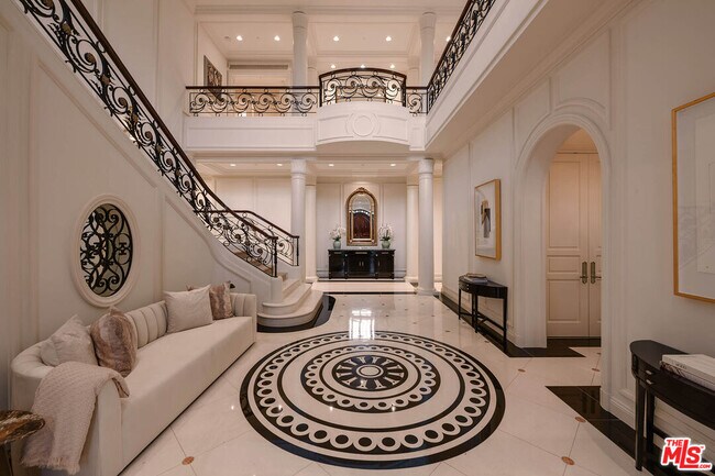 Foto del edificio - 70 Beverly Park St