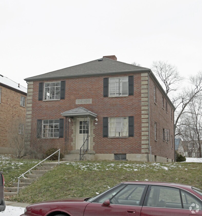 Building Photo - 215 Ryburn Ave