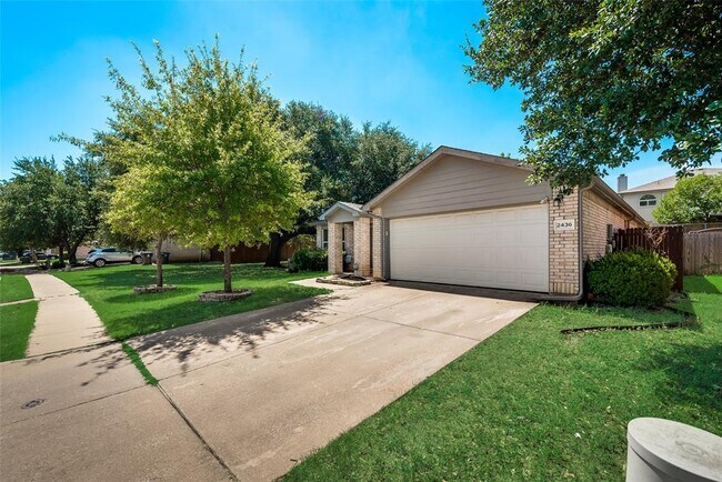 Building Photo - 2436 Tan Oak Dr