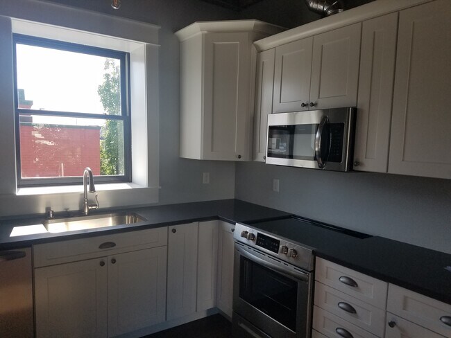 Foto del edificio - 101 S Stevens St