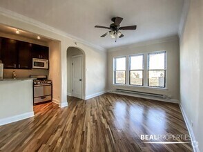 Building Photo - 4614 N Paulina St