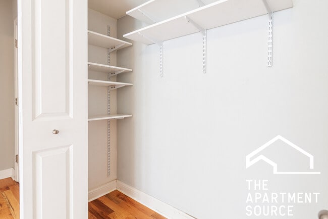 Building Photo - 736 W Addison St