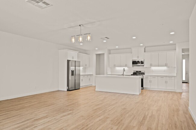 Foto del edificio - New Home in Gated Indian Palm Country Club