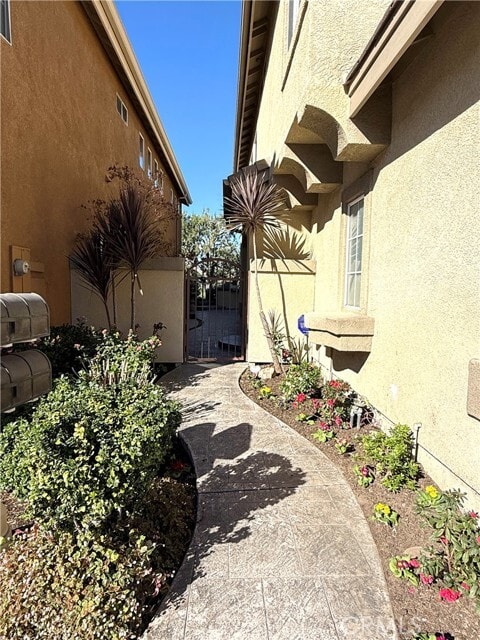 Building Photo - 24578 Sunshine Dr