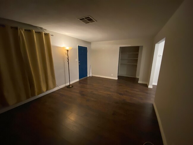 Building Photo - 9231 Fontana Ave