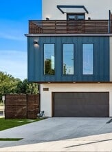 Building Photo - 183 S Prairie Ave