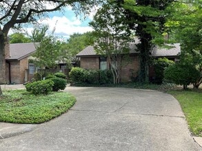 Building Photo - 16411 Lauder Ln