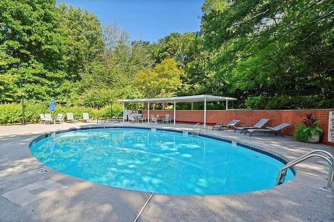 Building Photo - 3060 Pharr Ct N Northwest