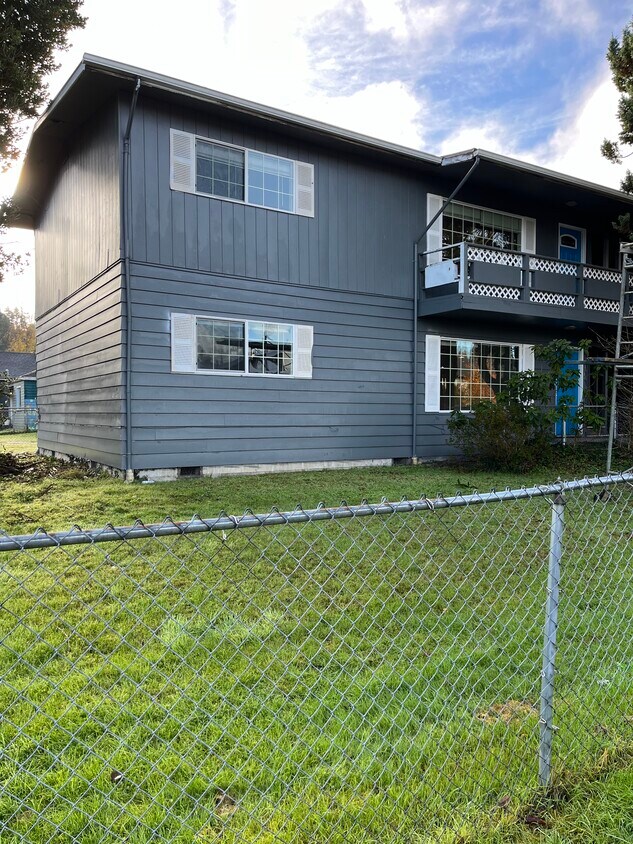 Randal Suites - 1121 Randall St